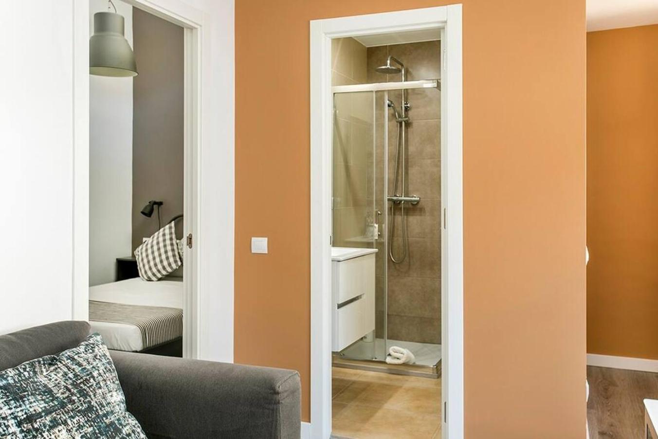 Cozy&New With Terrace Apartamento L'Hospitalet de Llobregat Exterior foto